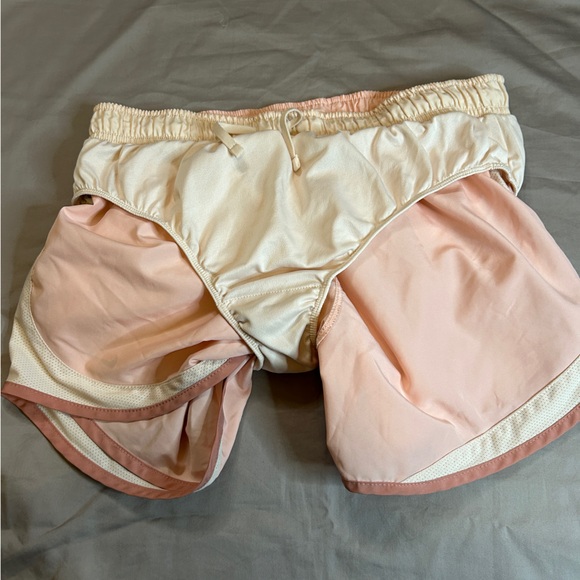 Nike Dri-Fit fitness shorts in peach color Size large - Picture 7 of 11